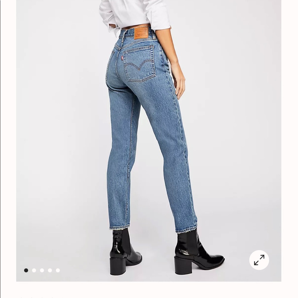 🧿Levi’s Wedgie High Waisted Icon Jeans 28🧿